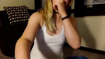 Redneck_Ashley blonde hairstyle fingering shaved cunt