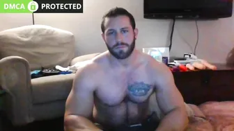 flaminhotman demonstratively masturbating on cam