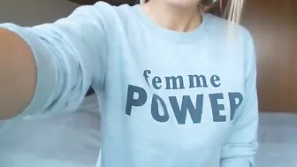 bellamirellaa lustful lady sucks dick