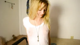 Chezza Luna Lil tits soaked