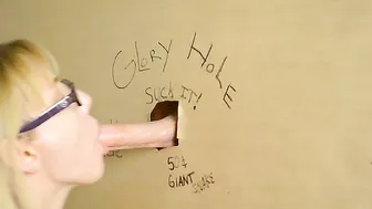 Chezza Luna Gloryhole Handy