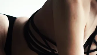 Cyncyncyn Tied Up Sunny Strip