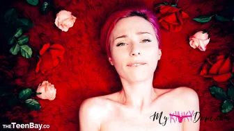 MyKinkyDope   blonde slut fucks pussy with phallus