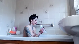 Jay Honeywood  crazy woman fucks pussy with phallus