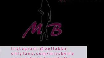 BellaBrookz  sexy babe showed her tits