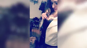 Ava Rose  juicy chick fingers her shaved holes