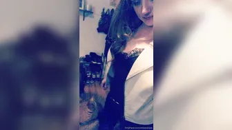 Ava Rose  juicy chick fingers her shaved holes