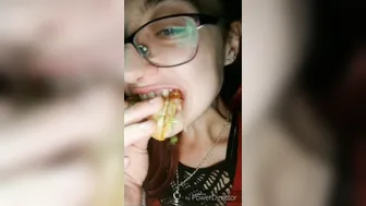 queensmoke beautiful  cam girl  plays with sex toy