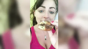 Sophie Dee  experienced trash cram hand in both their holes