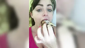 Sophie Dee  experienced trash cram hand in both their holes