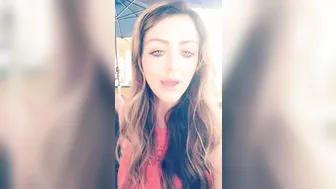 Sophie Dee  shows her pussy on the chair