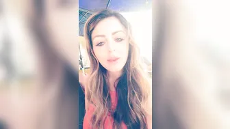 Sophie Dee  shows her pussy on the chair