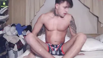 daddyy_d attractive chick diligently licks dildo