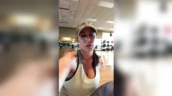 Kendra Lust videos [OnlyFans.com]  Chic bitch