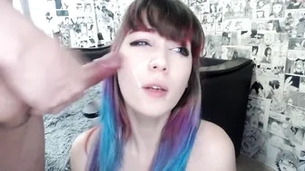 jiglipuf fucks herself on the sofa