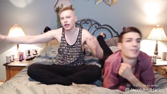 twinkzz101 nude bitch fucks anus ass