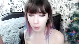 jiglipuf babe fucks both holes