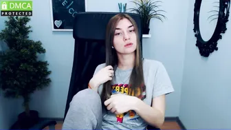 daniella_true cute babe rides a sex toy