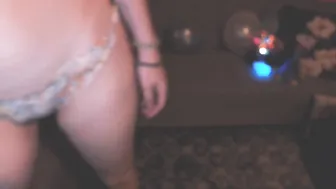 arabella_fae busty slut jerks off and cums