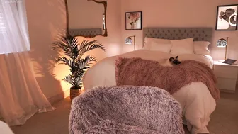 lace888 cool slut on the chair