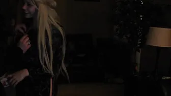 Emma Choice manyvids cute girls fuck with a bottle