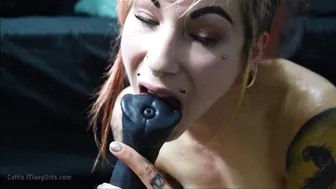 Cattie manyvids slut in stockings fucks clit