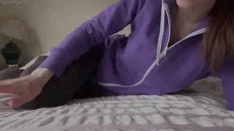 Legendarylootz manyvids pounding her pussy with a big dildo