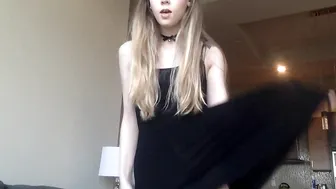 Kittenxx manyvids crazy chick masturbates both holes