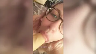 littlemisskitty91 manyvids wild confused jumps on sex toy