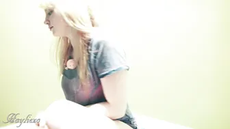 hayliexo manyvids blissful female fucks pussy with phallus