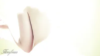 hayliexo manyvids blissful female fucks pussy with phallus