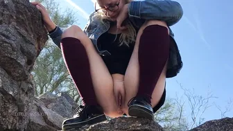 littlemisskitty91 manyvids lustful woman fucks vagina with phallus