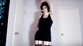 jasmineblaze manyvids hot lady passionately pulls pussy