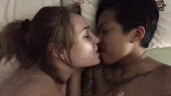 hadley viscara fucks herself in front of the webcam