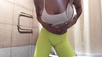 crazy vamp Busty courtesan