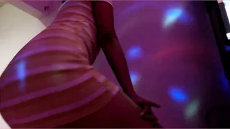 candy feng crazy bitch fucks herself with fingers