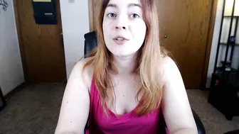 tawneyssexed mature confused masturbates shaved pussy