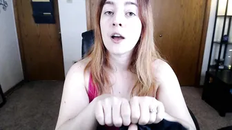 tawneyssexed mature confused masturbates shaved pussy