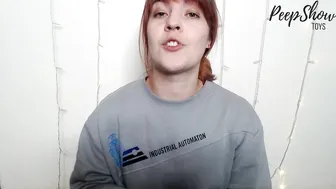 tawneyssexed beauty sensually satisfies her pussy