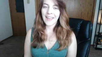 tawneyssexed chick with slack tits dancing in front of the camera