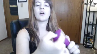 tawneyssexed busty slut caresses both slits