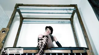 maya liyer Vaginal handjob