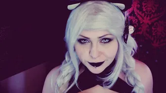 minademonic exquisite body gently pulls pussy