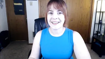 tawneyssexed bitch in stockings gets squirt