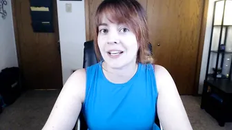 tawneyssexed bitch in stockings gets squirt