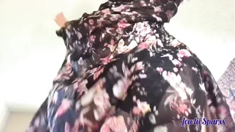 jewliesparxx experienced slut caresses shaved cunt