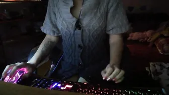 cuteblonde666 wild confused jumps on sex toy