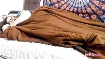 jewliesparxx-bbw-wife-farts-on-napping-husband-2020-01-16_5tlWQg