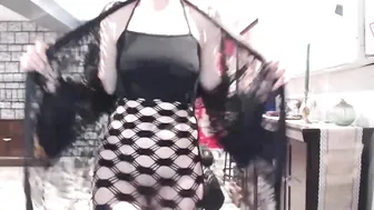 shannonmarieann-do-you-like-my-outfit-2020-02-16_BHfezU