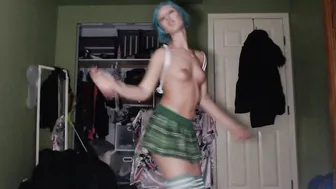 camgirljade free-topless-tease-back-to-mfc-school-2018-09-08_1Xgd7t (1)